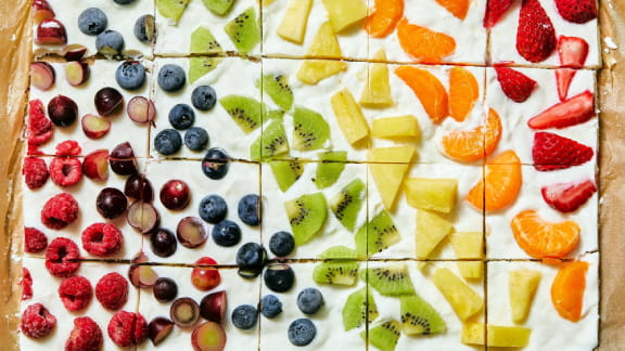 Rainbow-Yogurt-Bark-576x324