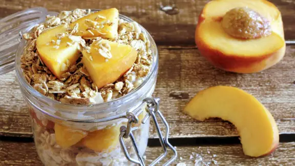 Honey-Peach-Overnight-Oats