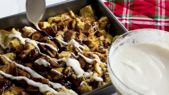 Overnight-Cinnamon-Roll-Casserole