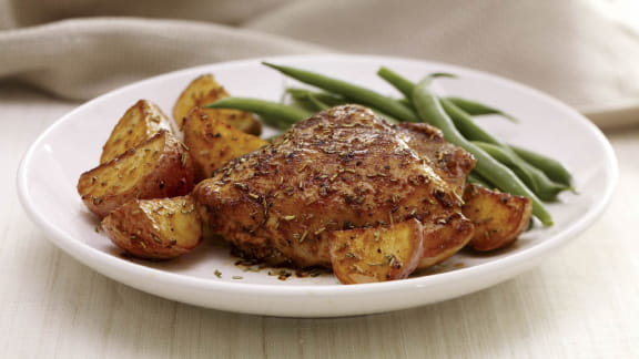 Roasted-Chicken-and-Potatoes-with-Rosemary-576x324