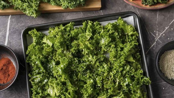 zesty-lemon-kale-chips