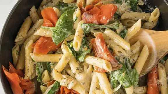 Smoked-Salmon-Pasta-Alfredo