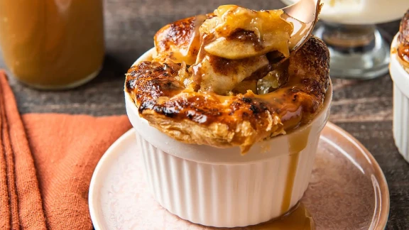 Caramel apple pot pie in ramekin