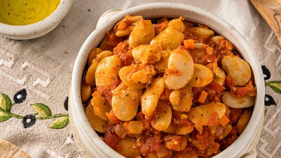 Greek butter beans in tomato sauce