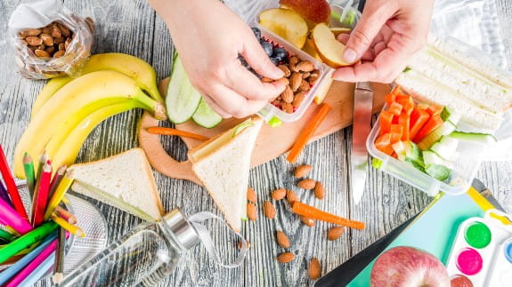 food-banks-kids-lunch