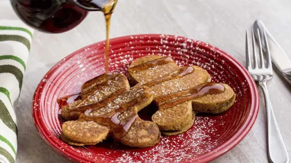 GINGERBREAD-MEN-PANCAKES