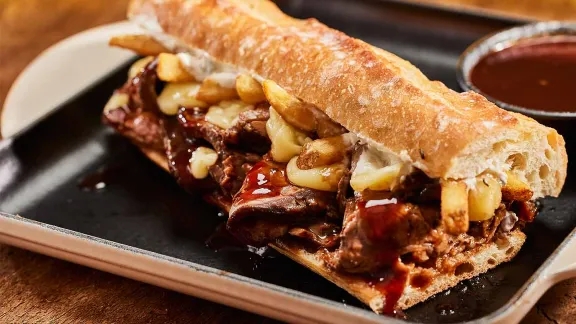 Poutine-French-Dip-Sandwich