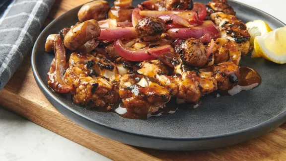 Grilled-Cauliflower-Steaks-with-Mushrooms-And-Onions