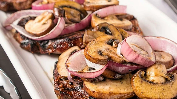 Steak-with-Mushrooms-and-Onions