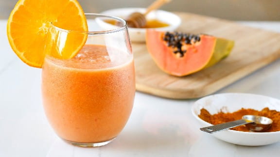 Cinnamon-Strawberry-Smoothie-576X324