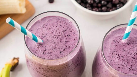 Coconut-Milk-Smoothie-with-Honey-Blueberry-Banana-576X324