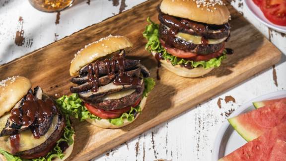 BBQ-Burgers-with-Smoked-Gouda-and-Portobellos