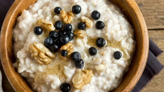 Oats bowl with berries and walnut