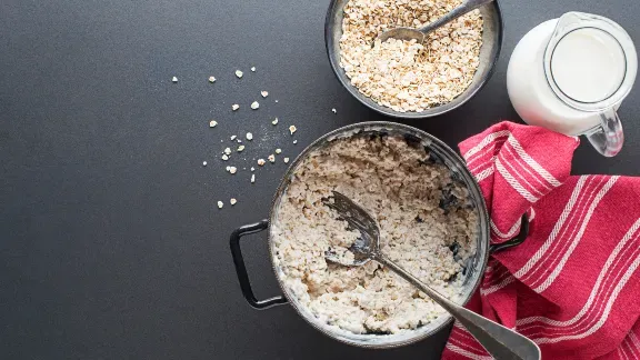 Bowl of cooked oats