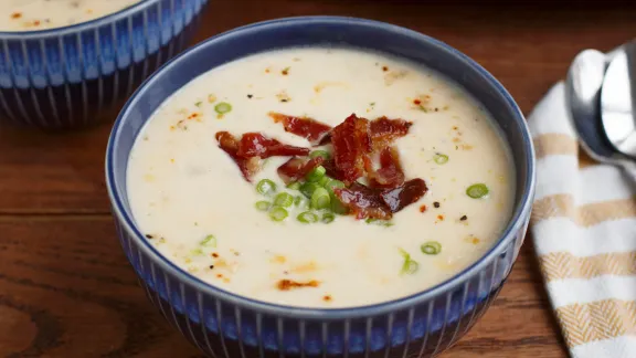 Soupe crémeuse aux pommes de terre et au maïs