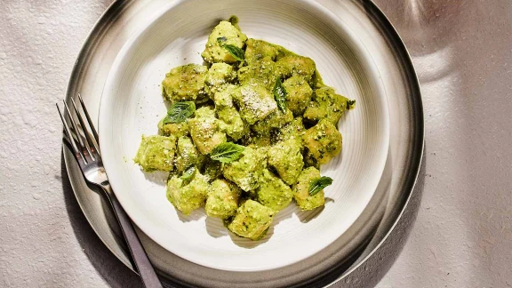 Gnocchis de pommes de terre au pesto aigre