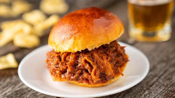pulled-bbq-sandwich