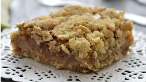honey-apple-crumb-bars