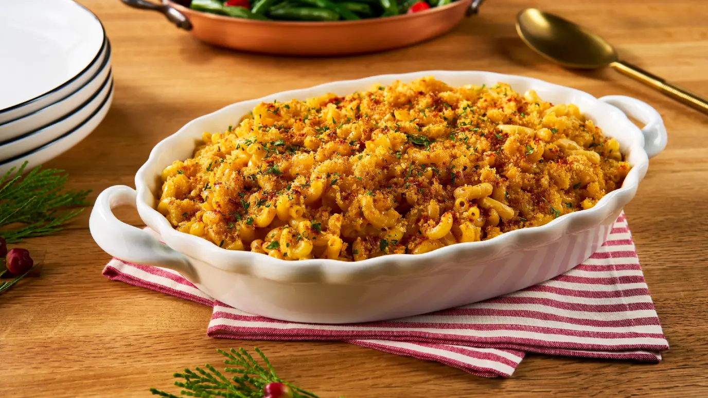 holiday ultimate macaroni and cheese dish