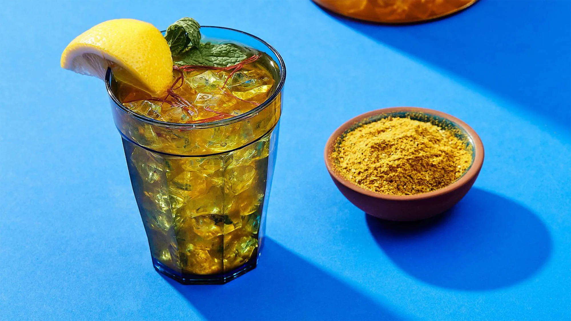 FF21_Physiological-Eating-Cooling_Cooling-Saffron-Honey-Tea-7_2000x1125